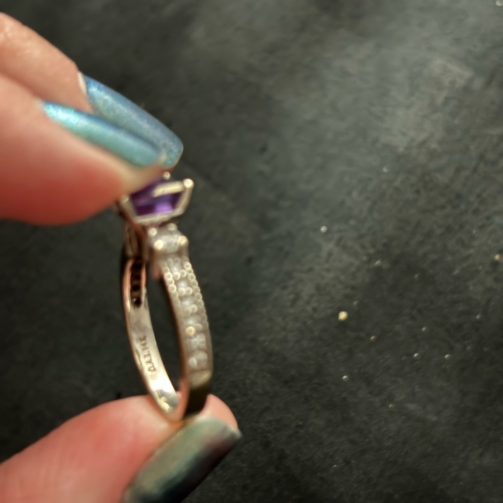 Beautiful Amethyst Ring - Picture 7 of 10